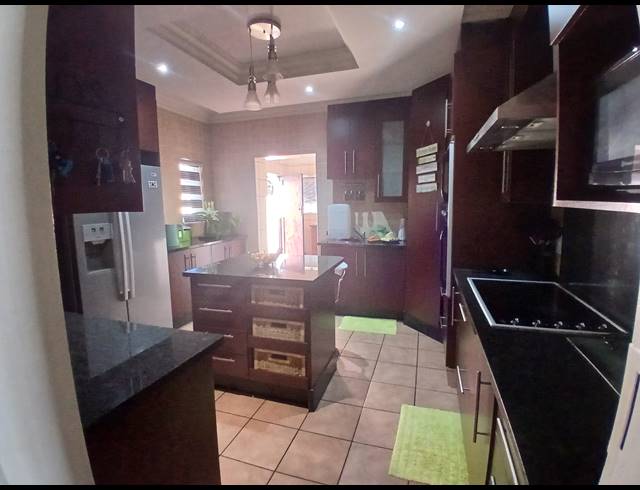 3 BEDROOM HOUSE FOR SALE IN LEONDALE